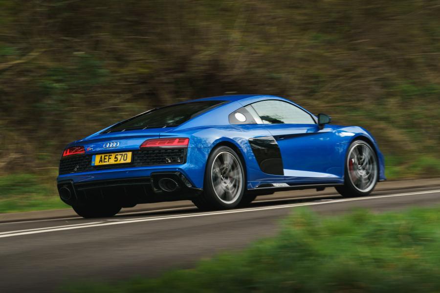  Audi R8 V10 2019 года  (UK) (фото 11 из 79)